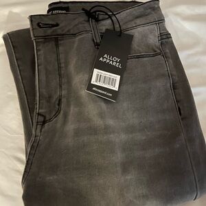 NWT Alloy Stretch Denim- Size 8- Inseam 37”
